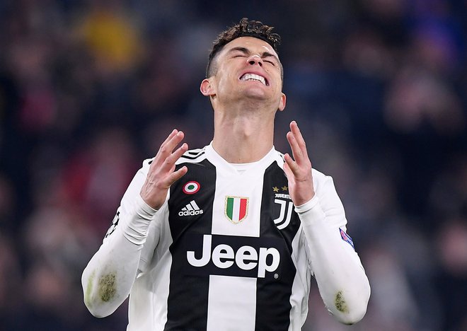 Cristiano Ronaldo je bil z dvema goloma osrednji mož ponedeljkovega italijanskega derbija. FOTO: Alberto Lingria/Reuters
