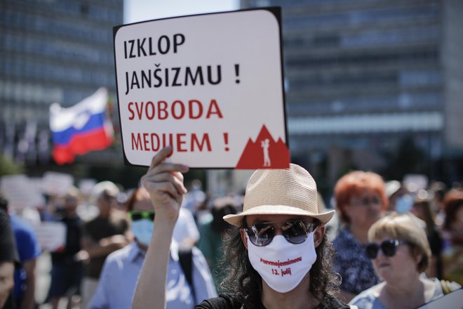 A kaj pomagajo demonstracije, ko pa veliko demonstrantov v času volitev ostane doma. Foto Uroš Hočevar/Delo