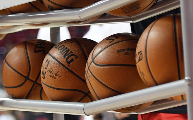 Košarkarske žoge bodo še lep čas mirovale pred prvimi tekmami v ligi ABA. FOTO: Ethan Miller/AFP