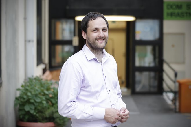 Marko Funkl, župan občine Hrastnik, med sestankom in obiskom Doma starejših Hrastnik. FOTO: Uroš Hočevar/Delo