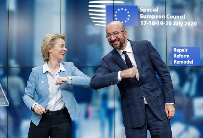 Predsednica komisije Ursula von der Leyen in predsednik evropskega sveta Charles Michel sta bila ob koncu vrha EU optimistična. Znanstvena sfera je razočarana, osupla.<br />
Foto&nbsp;STEPHANIE LECOCQ / POOL / AFP)