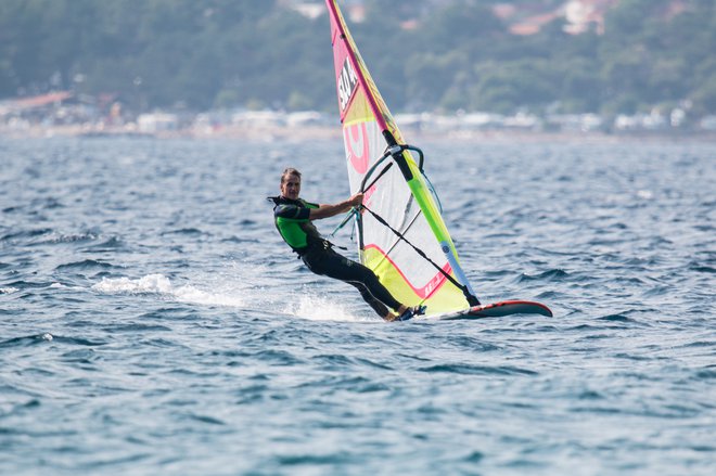 Janez Polajnar je že štiri desetletja vpet v jadranje na deski. FOTO: osebni arhiv