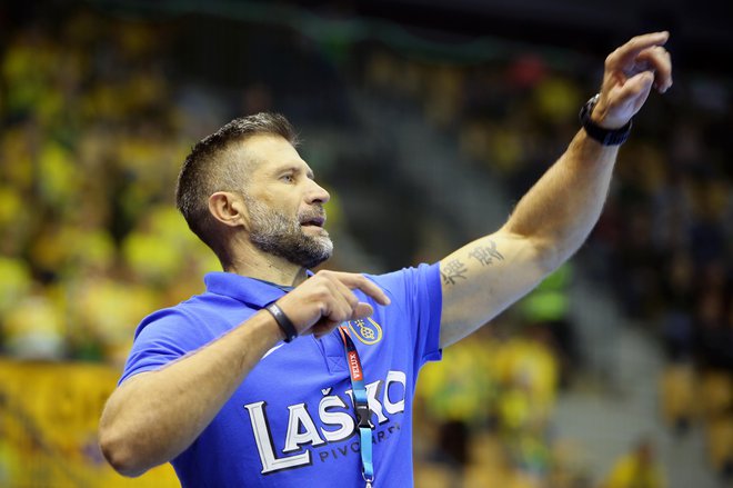 Tomaž Ocvirk je moštvo prevzel jeseni 2018 in osvojil dva naslova državnega prvaka. FOTO: Jure Eržen/Delo