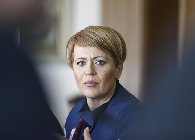 Ministrica je pojasnila, da je bil prvi dan obisk zasebne narave in v zasebnem angažmaju, drugi dan pa bila s službenim namenom gostja podjetja Vinakras. FOTO: Jože Suhadolnik/Delo