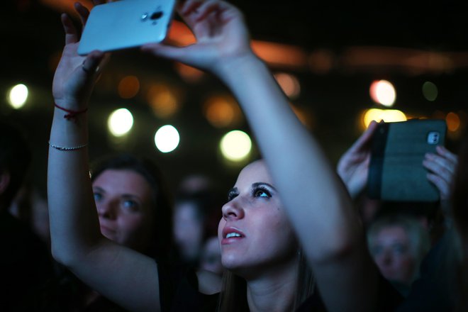 Tako neznansko daleč se mi zdi tisti čas, da se niti ne spomnim, kateri je bil zadnji koncert, ki sem ga letos obiskala. FOTO: Jure Eržen/Delo