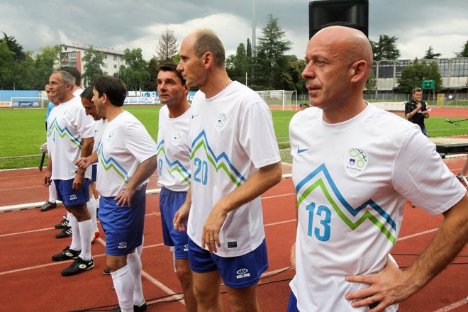 Mladen Rudonja (desno) je mož, ki v nogometnih krogih nima veliko sovražnikov, je prijeten in hvaležen sogovornik FOTO: Marko Feist/Delo