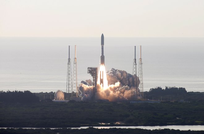 Raketa Atlas je poletela točno in brez težav. FOTO:&nbsp;Joe Skipper/Reuters