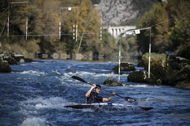 Novogoriška občina želi zagotoviti večjo varnost ob reki Soči v Solkanu. FOTO: Uroš Hočevar/Delo