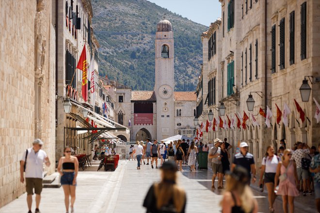 Dubrovnik je v tem času bolj prazen kot običajno. FOTO: Antonio Bronic/Reuters
