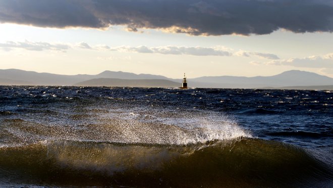 Marsikateri človek je otok. Sama sem zagotovo. FOTO:&nbsp;Matej Družnik/Delo