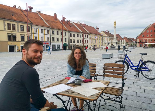 Sveže prenovljeni Glavni trg v Mariboru privablja turiste in domačine. Foto Milena Zupanič