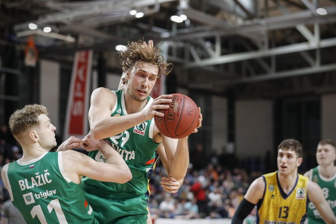 Slovensko košarkarsko sezono bosta odprla Koper Primorska in Cedevita Olimpija s tekmo za superpokal. FOTO: Uroš Hočevar