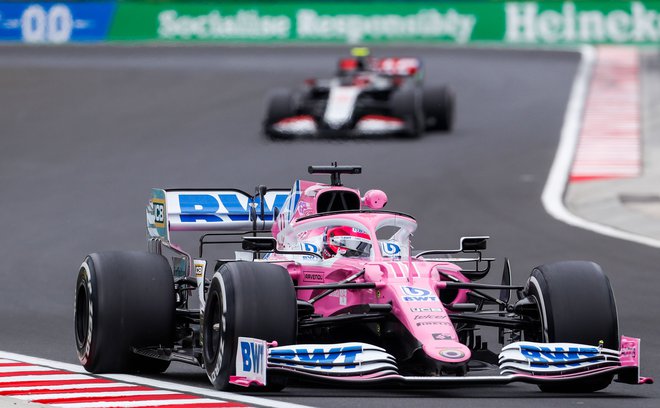 Težave Racing Pointa se poglabljajo in Sergio Perez bo moral izpustiti tudi nedeljsko dirko. FOTO: Darko Bandić/AFP