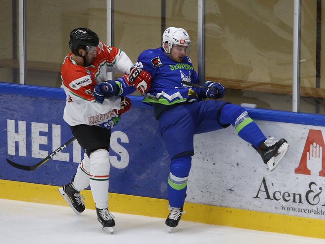 Slovenski reprezentant Anže Kuralt je podpisal novo pogodbo na Madžarskem. FOTO: Jože Suhadolnik/Delo