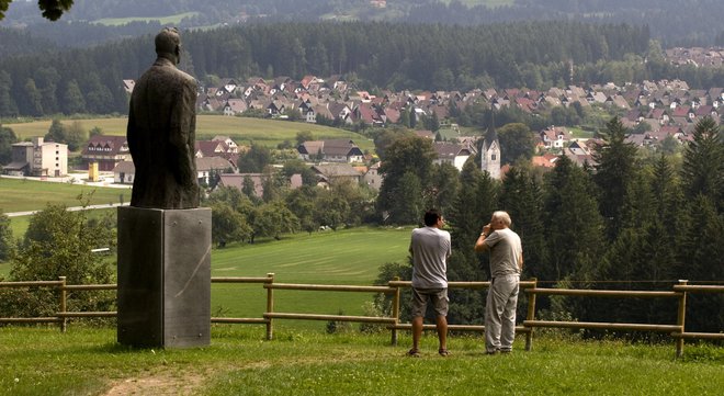 S Prežihove bajte je lep razgled na Kotlje. FOTO: Voranc Vogel/Delo