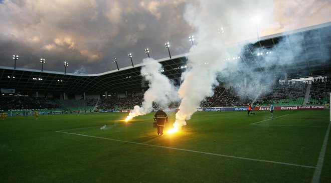 Olimpija in Maribor sta zaradi lastnih napak podarila prvenstvo Celjanom. FOTO: Roman Sipic/Delo