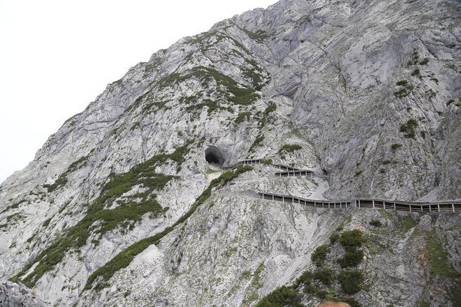 Nedaleč od Hohenwerfna je velikanski zaprt prostor, ki ga niso zgradile človeške roke. Foto Milan Ilić