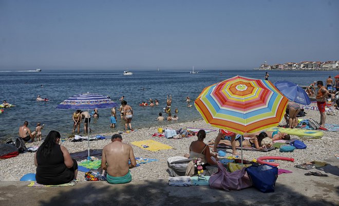 Šestmesečni podatki kažejo, da obisk domačih turistov veliko manj zaostaja za lanskim kot pri tujih turistih, zato so veliko bolj prizadeti tisti, ki večinoma živijo od gostov iz drugih držav. FOTO: Blaž Samec/Delo