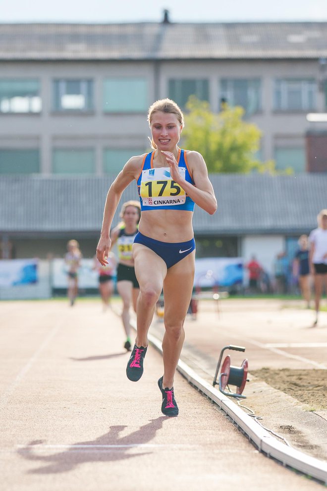 Na državnem prvenstvu v Celju je Maruša Mišmaš v teku na 3000 metrov  močno izboljšala dvajset let star rekord Helene Javornik. Foto PR