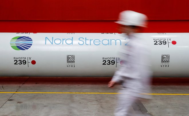 Plinovod Severni tok 2 naj bi po besedah Sergeja Lavrova zgradili do konca leta. FOTO: Maksim Šemetov/Reuters
