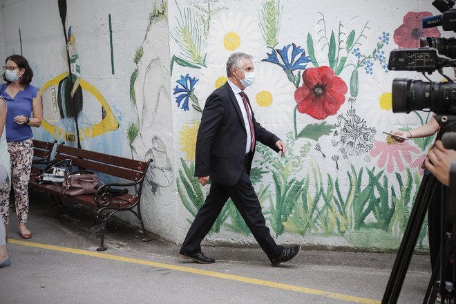 Analitiki ugotavljajo, da je stranka res v težkem položaju in na robu preživetja. FOTO: Uroš Hočevar/Delo