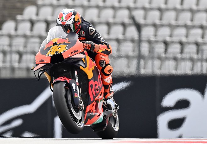 Za uvod je bil v Spielbergu najhitrejši Španec Pol Espargaro s KTM. FOTO: Joe Klamar/AFP