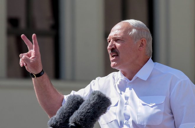 Beloruski predsednik Aleksander Lukašenko se je pohvalil pred podporniki, da je v državi naredil red. FOTO: Siarhei Leskiec/AFP
