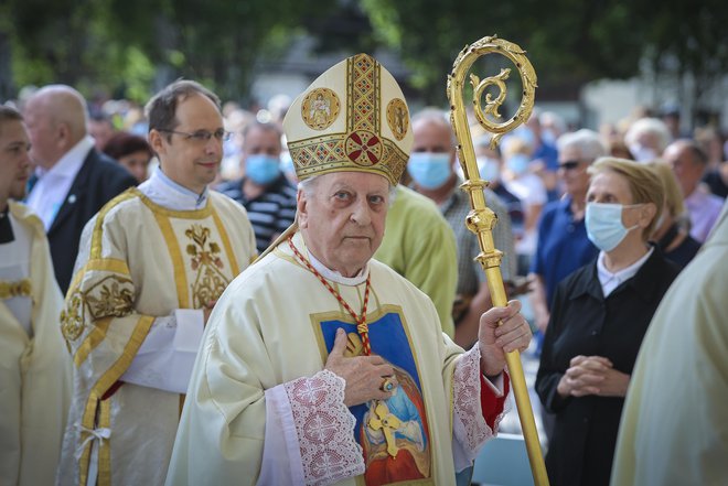 Nj. eminenca kardinal Franc Rode: &raquo;Zbliževanje med vsemi, ki v srcu dobro mislijo, lahko steče, sprava je mogoča.&laquo; FOTO: Jože Suhadolnik/Delo