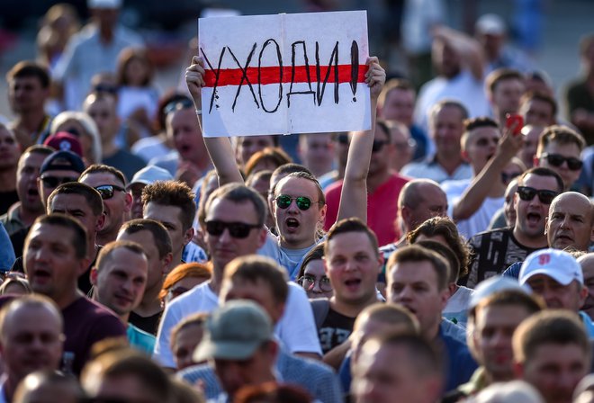 Lukašenku so se uprli tudi &raquo;najbolj zvesti&laquo; privrženci. Foto Sergej Gapon/AFP