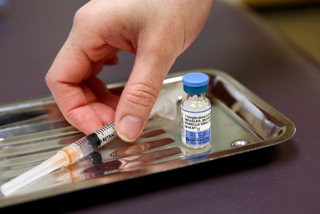 Zemljanov je 7,7 milijarde. Svet je doslej rezerviral 5,7 milijarde odmerkov cepiva proti koronavirusu. Foto: Reuters