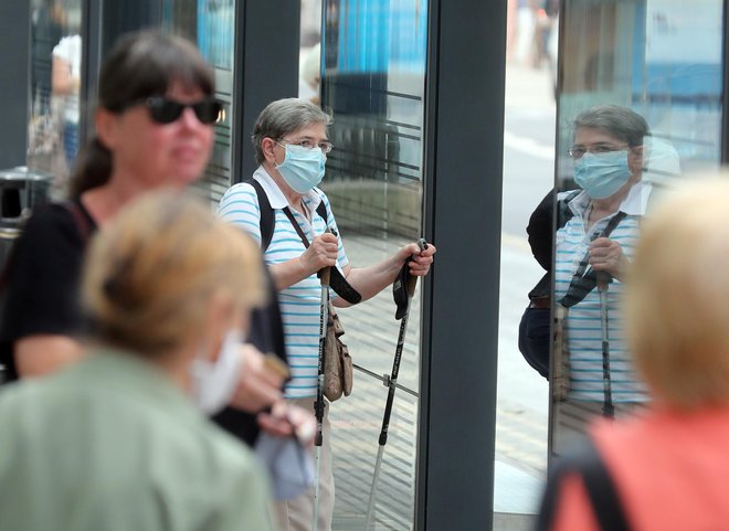 V torek je v Sloveniji število okuženih z novim koronavirusom ponovno naraslo. FOTO: Dejan Javornik/Slovenske novice