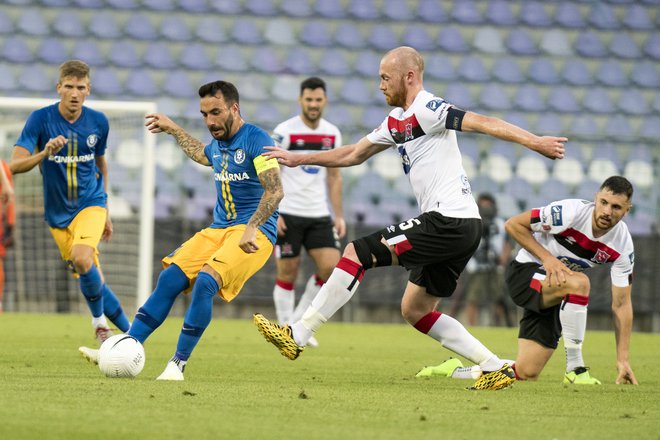 Kapetan Mitja Lotrič je bil v uvodnem kolu kvalifikacij za ligo prvakov med junaki zgodovinske zmage Celja v evropskih pokalih. FOTO: Jurij Kodrun/EkipaSN