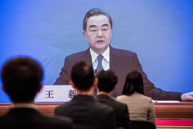 Kitajski zunanji minister Wang Yi si je za prvo pot v tujino po izbruhu pandemije izbral Evropo. FOTO: Nicolas Asfouri/Afp