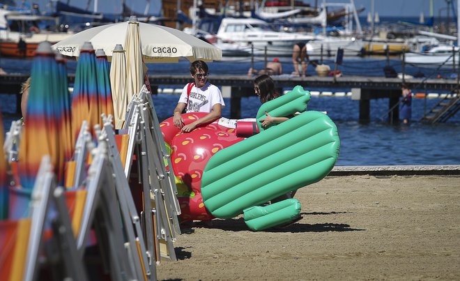 Dendar za podporo turizmu se z rebalansom letošnjega proračuna povečuja za 14,8 milijona evrov na 39 milijonov evrov. FOTO: Jože Suhadolnik/Delo