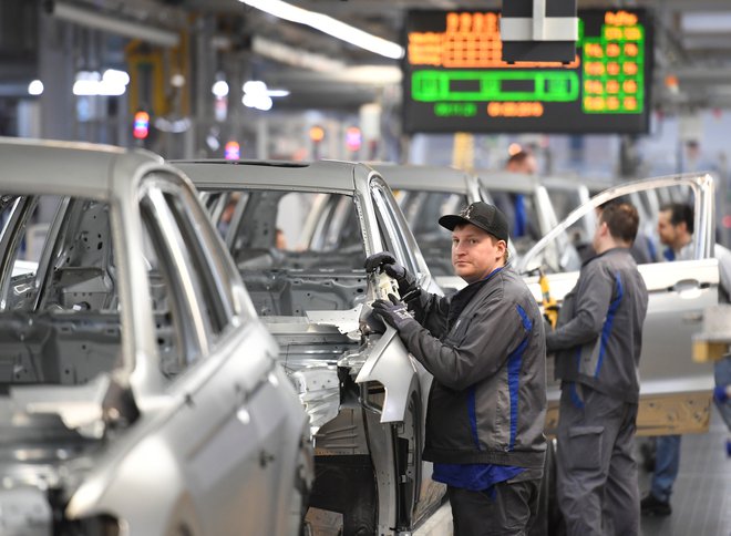 Razpoloženje v nemški avtomobilski industrije se izboljšuje. Foto Fabian Bimmer / Reuters