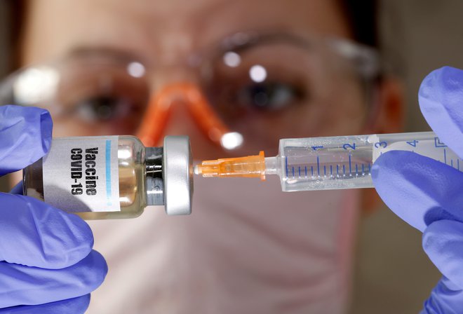 Kaj se bo zgodilo, če bo Kitajska kljub vsemu prva izdelala cepivo?<br />
FOTO: Dado Ruvić/Reuters