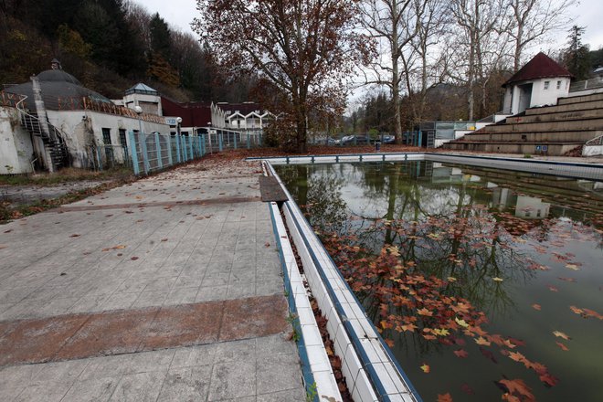 Bo sedmi poskus prinesel investitorja, kakršnega si že več kot desetletje želijo Zagorjani? Foto: Mavric Pivk/Delo