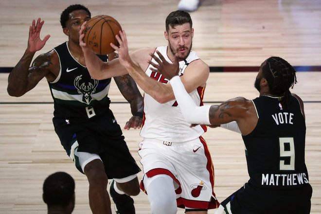 Sijajne igre Gorana Dragića v mehurčku v Orlandu so košarkarje Miamija popeljale že do druge zmage v končnici NBA v vzhodni konferenci proti Milwaukeeju. FOTO: Kim Klement/USA TODAY Sports