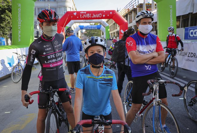 Ukrepi za preprečevanje širjenja novega koronavirusa niso zaobšli kolesarskih preizkušenj v sklopu Maratona Franja. FOTO: Jože Suhadolnik/Delo