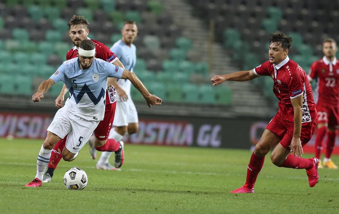 Ob Boharju drugi Prekmurec v slovenski enajsterici Nino Kouter je bil eno od najprijetnejših odkritij dvoboja z Moldavijo. FOTO: Jože Suhadolnik