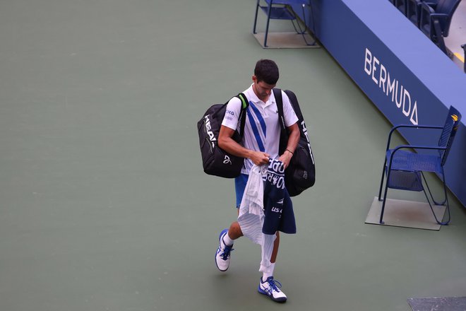 Novak Đoković je moral zapustiti igrišče. FOTO:&nbsp;Al Bello/AFP