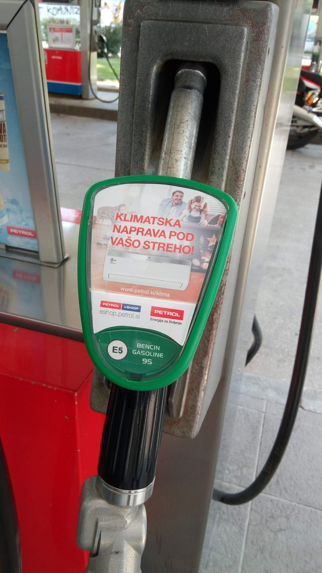 Oznake bodo postavljene na vseh točilnih agregatih javnih polnilnih mest in na vseh točilnih pipah in se jasno razlikujejo glede na skupine goriv. FOTO: Petrol