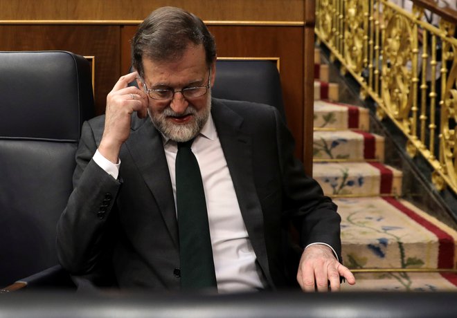 Že pred glasovanjem je Rajoy tudi priznal poraz. Kot je dejal, mu je bilo v čast služiti kot predsednik vlade in je vesel, da za sabo pušča boljšo Španijo, kot je bila ob nastopu njegovega mandata. FOTO:Sergio Perez/Reuters