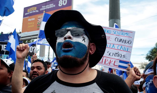 Med demonstracijami v Nikaragvi je ugasnilo 100 življenj. FOTO: Oswaldo Rivas/Reuters