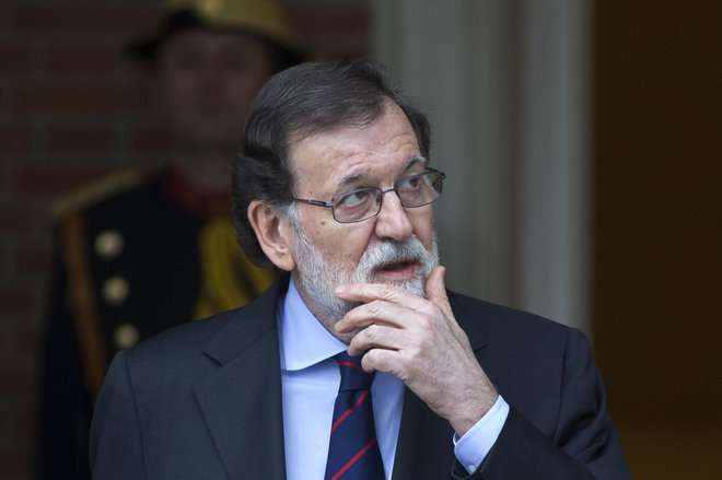 Španski premier Mariano Rajoy je danes prejel nezaupnico. Foto Paul White/Ap