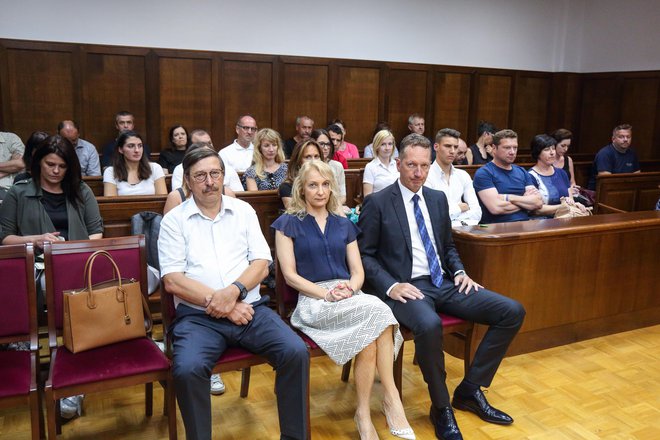 Pred razglasitvijo sodbe na koprskem sodišču: Boris Popovič, Sabina Mozetic in Rajko Srednik. Foto Tomaž Primožič/fpa