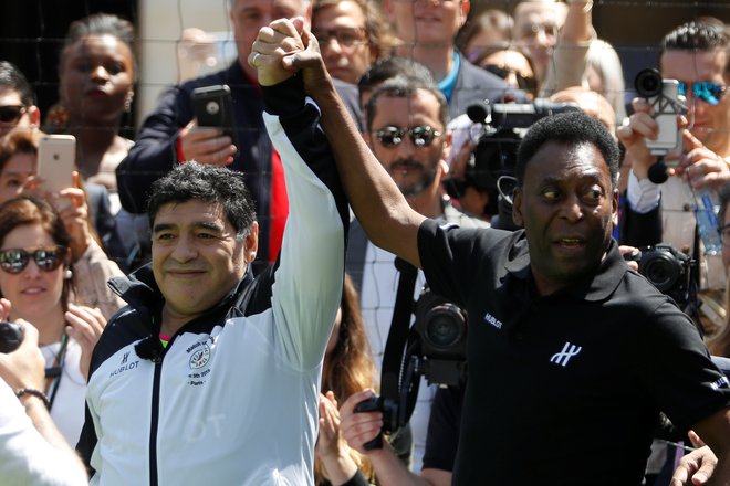 Najboljša nogometaša minulega stoletja - Maradona in Pele.