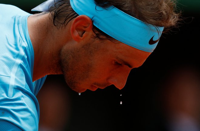 Rafael Nadal odločno koraka proti enajsti pariški lovoriki. Foto Charles Platiau/Reuters