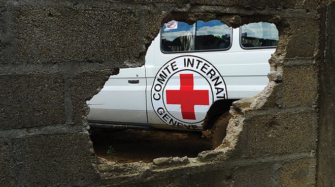 Kdo vse zaradi posledic neurja potrebuje pomoč, prostovoljci in sodelavci območnih združenj Rdečega križa Slovenije na prizadetih območjih že ugotavljajo skupaj s komisijami za ocenjevanje škode. FOTO: Icrc