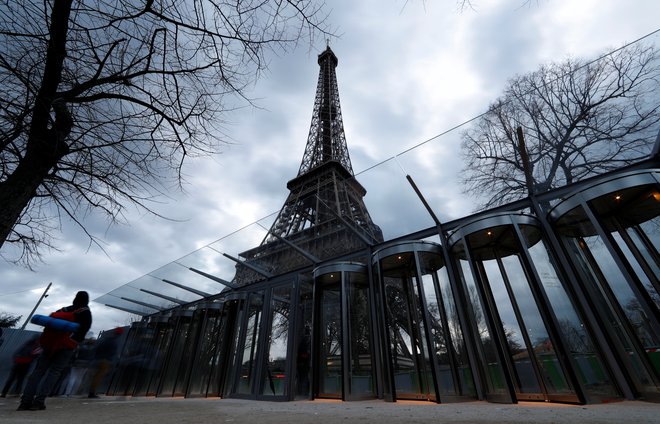 V Pariz se bodo zgrnili predstavniki obrambne industrije. FOTO: Gonzalo Fuentes/Reuters